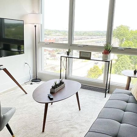 Studio Apartment, Queen Bed, Wifi, Kitchen, Washer & Dryer In ชาร์ล็อต ภายนอก รูปภาพ