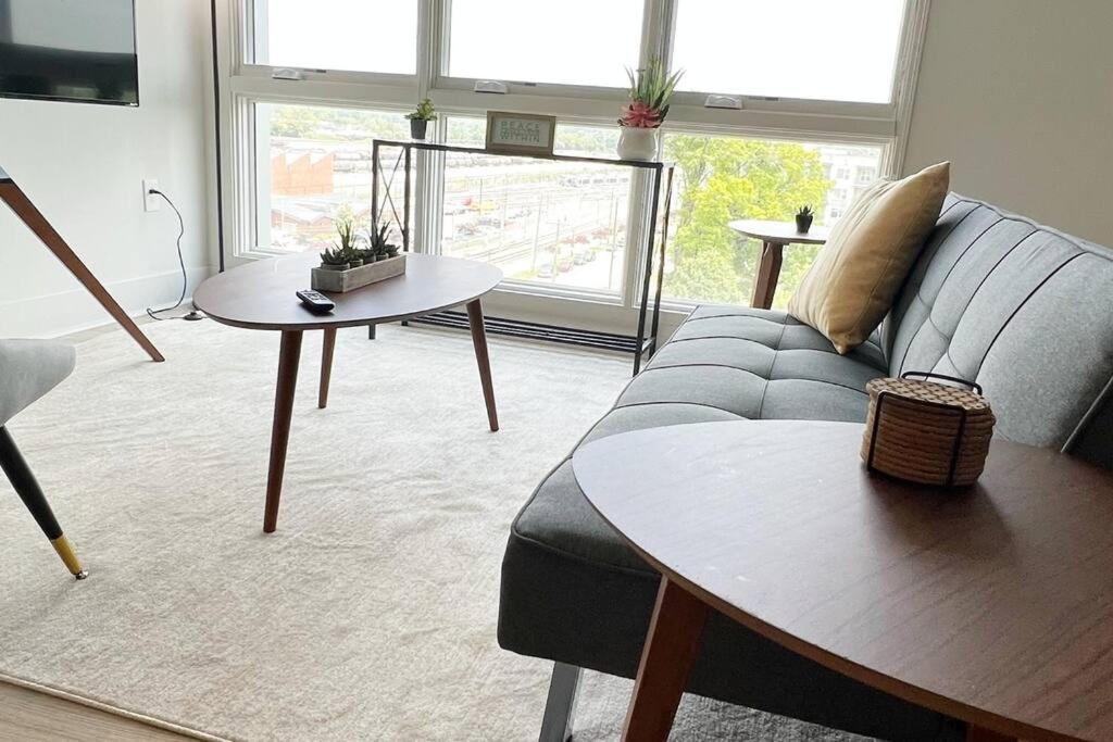 Studio Apartment, Queen Bed, Wifi, Kitchen, Washer & Dryer In ชาร์ล็อต ภายนอก รูปภาพ