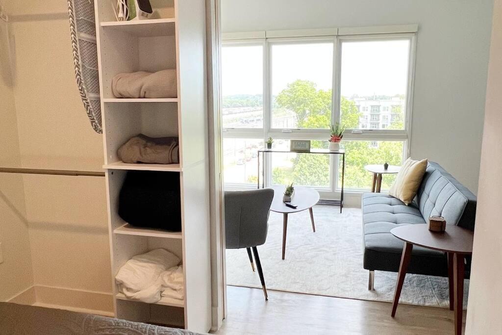 Studio Apartment, Queen Bed, Wifi, Kitchen, Washer & Dryer In ชาร์ล็อต ภายนอก รูปภาพ