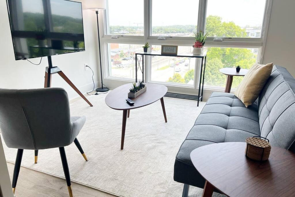 Studio Apartment, Queen Bed, Wifi, Kitchen, Washer & Dryer In ชาร์ล็อต ภายนอก รูปภาพ