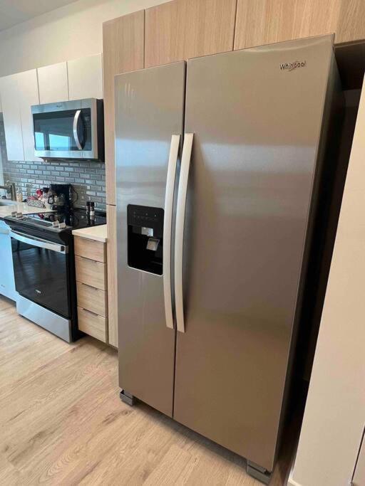 Studio Apartment, Queen Bed, Wifi, Kitchen, Washer & Dryer In ชาร์ล็อต ภายนอก รูปภาพ