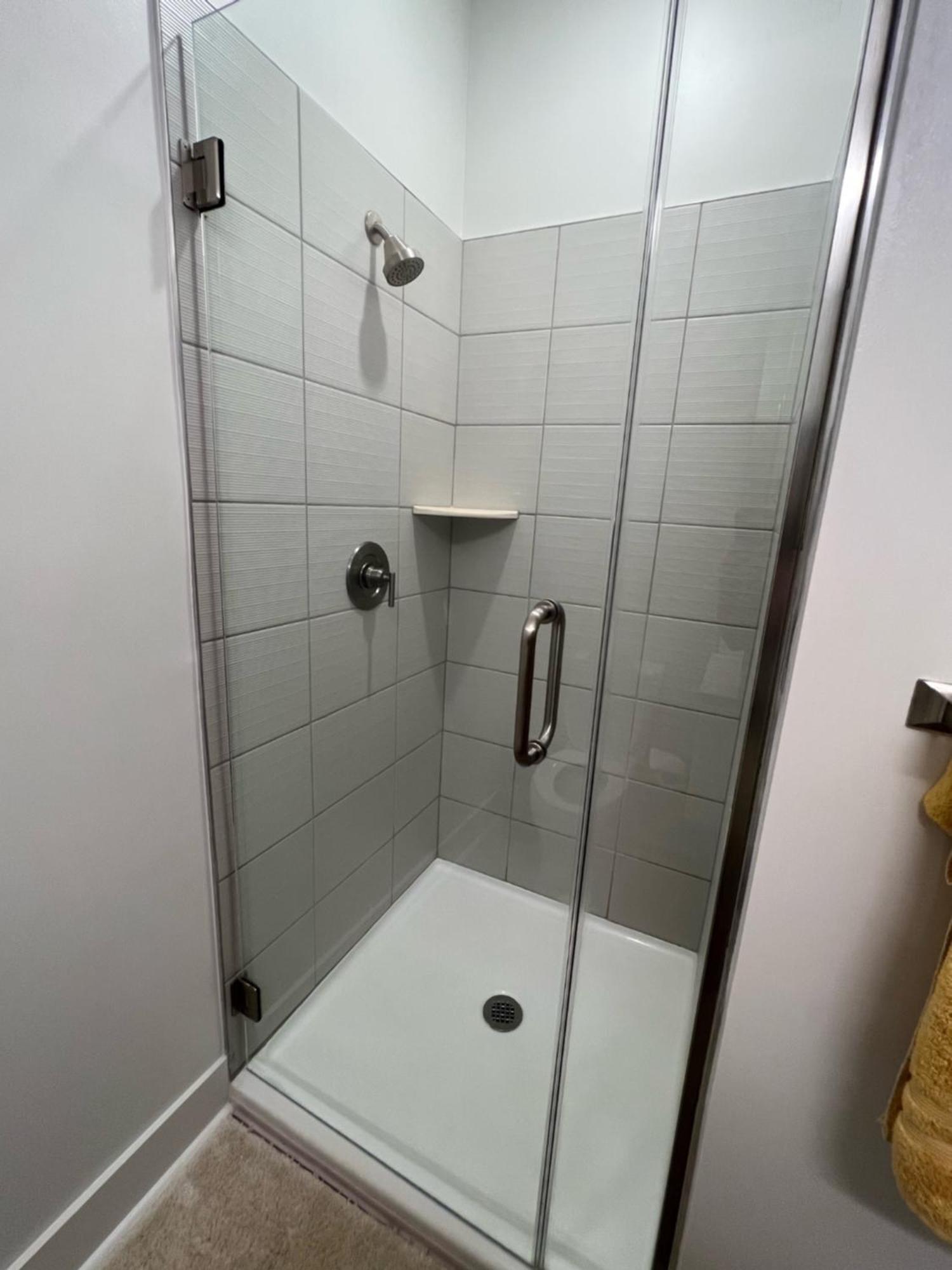 Studio Apartment, Queen Bed, Wifi, Kitchen, Washer & Dryer In ชาร์ล็อต ภายนอก รูปภาพ